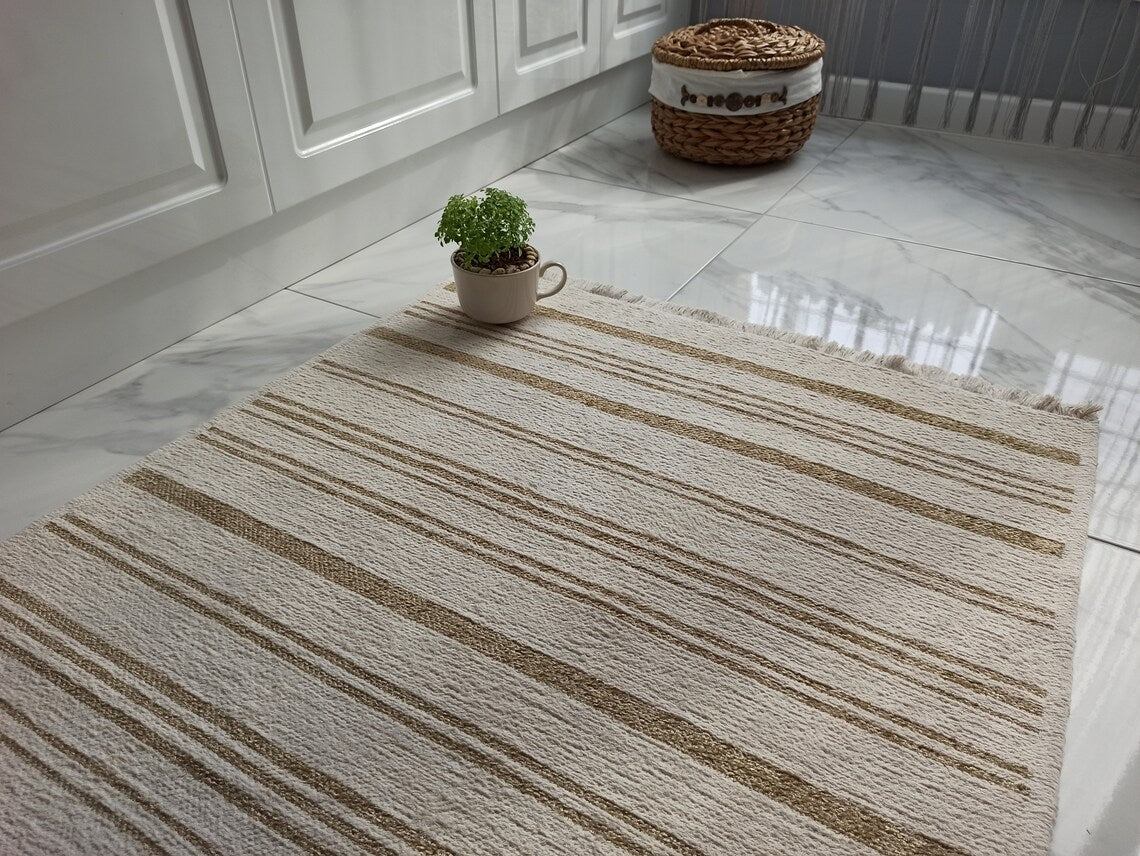 Gama Reversible Kilim Beige & White Rug - famerugs