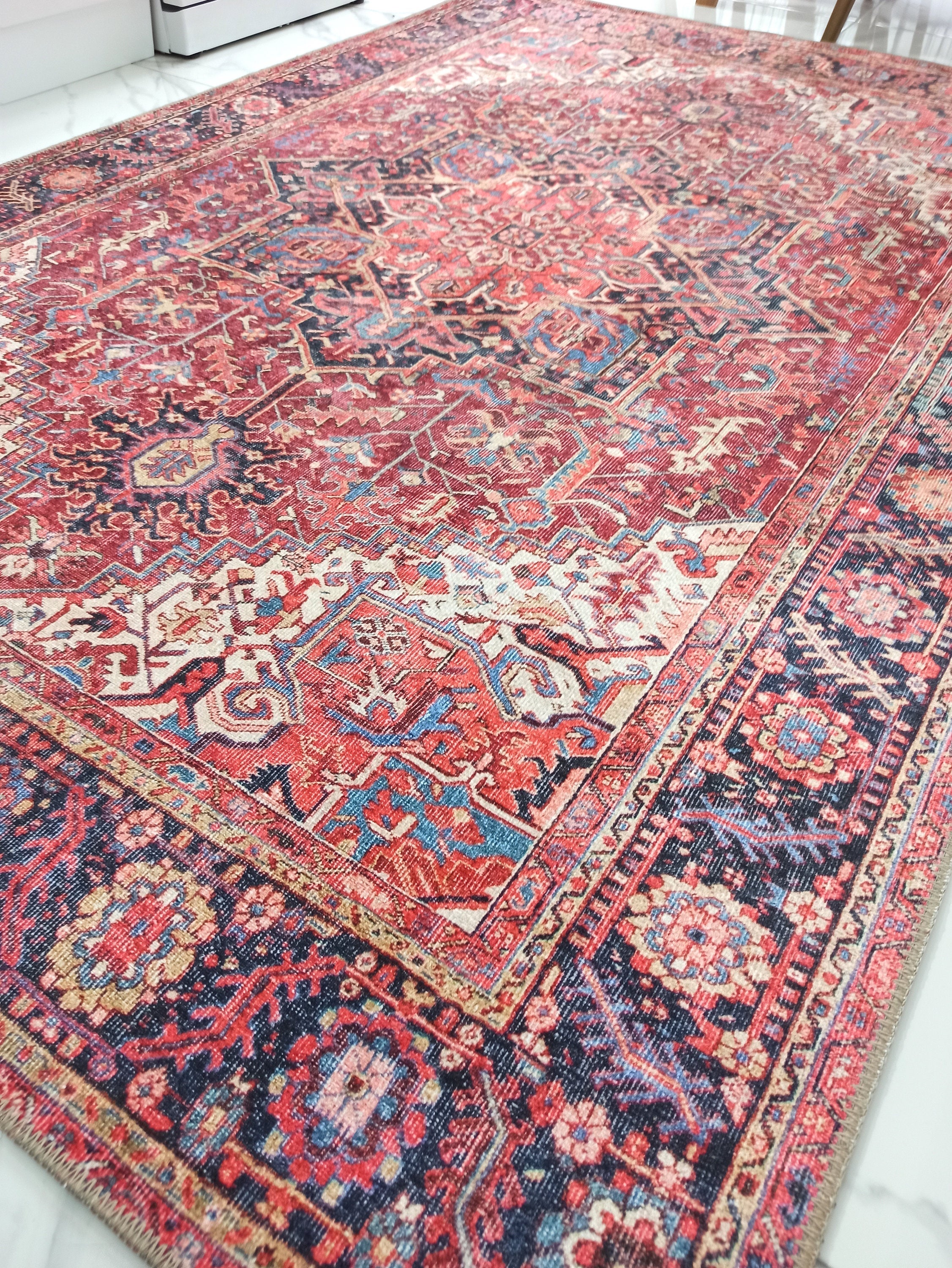 Hana Rug Persian Central Medallion Burgundy Claret Red Pink Rug - famerugs