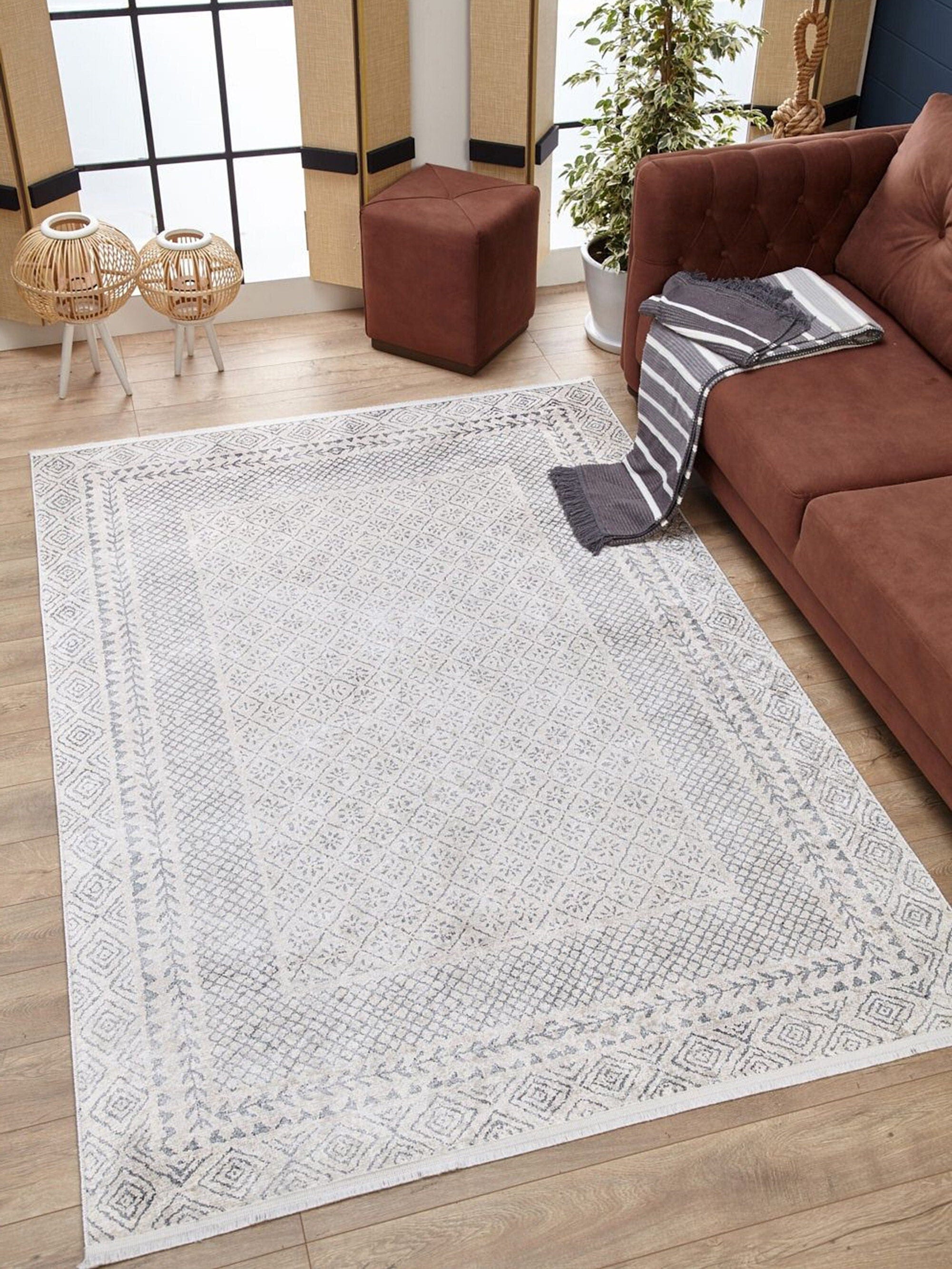 Diala Neutral Distressed Turkish White Gray Rug - famerugs